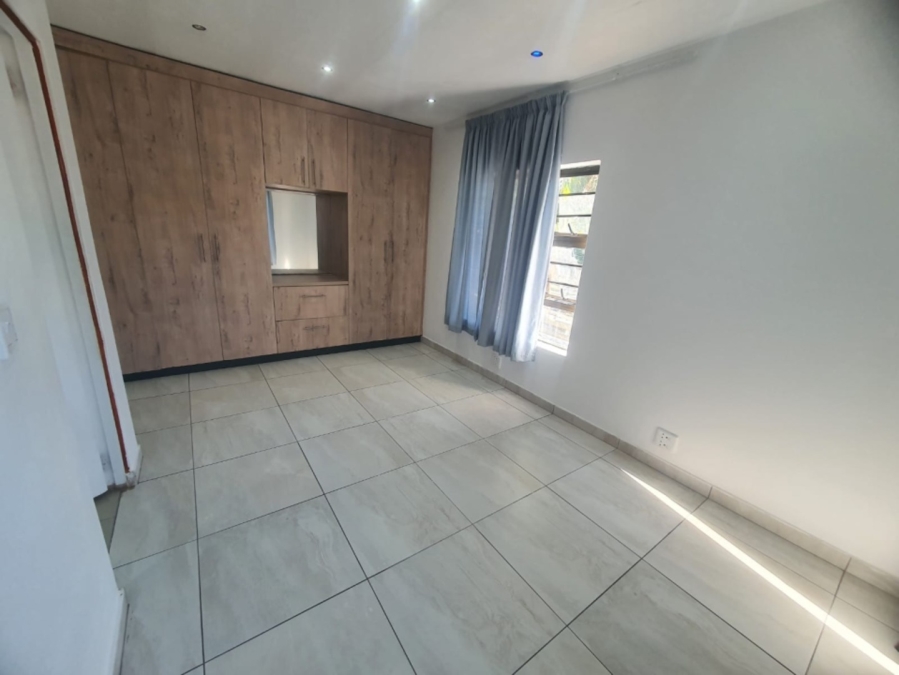 To Let 2 Bedroom Property for Rent in Bonza Bay Eastern Cape